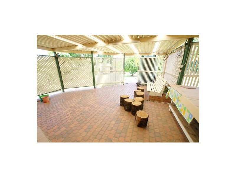 8 Carnaby St, Macgregor QLD 4109