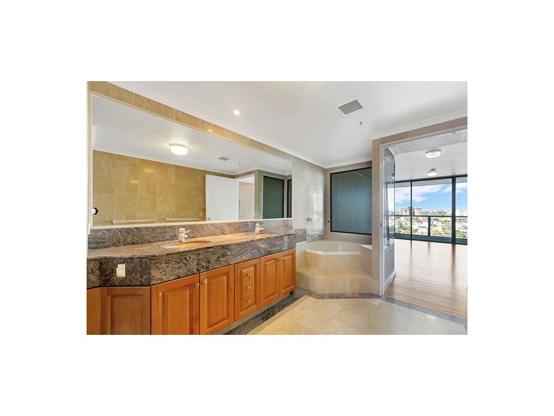 42/8 Goodwin Street, Kangaroo Point QLD 4169