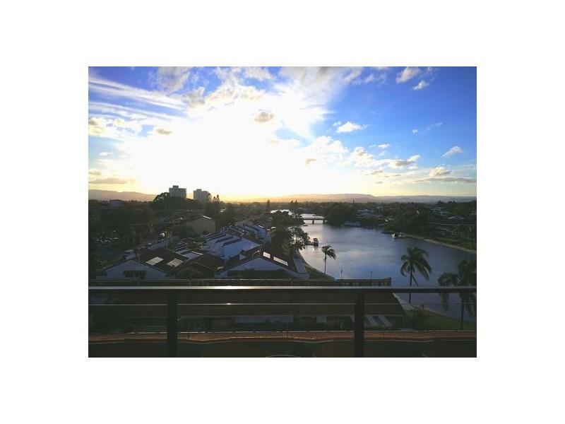 9 Hooker Blvd Road, Broadbeach QLD 4218