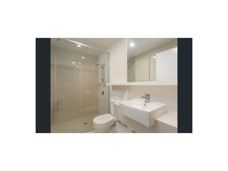 9 Hooker Blvd Road, Broadbeach QLD 4218