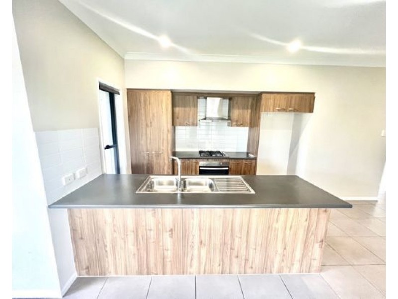 1A Charles Avenue, Pimpama QLD 4209