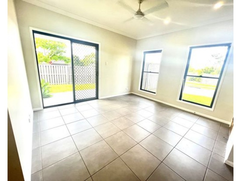 1A Charles Avenue, Pimpama QLD 4209