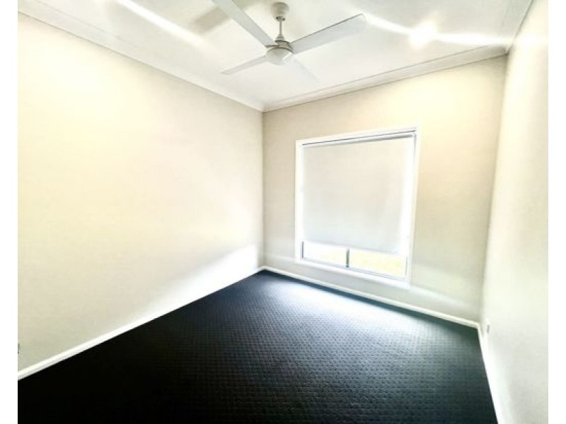 1A Charles Avenue, Pimpama QLD 4209