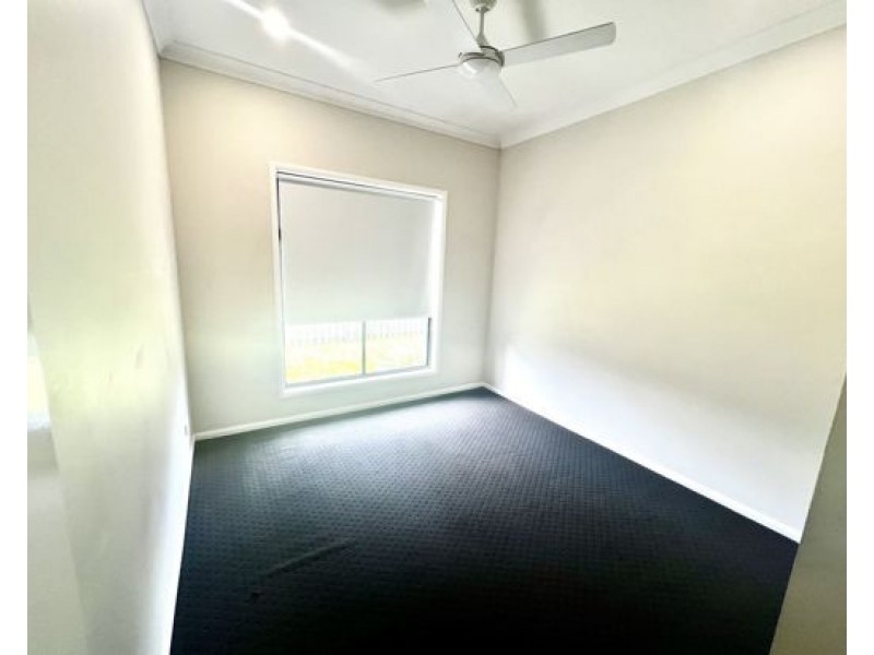 1A Charles Avenue, Pimpama QLD 4209