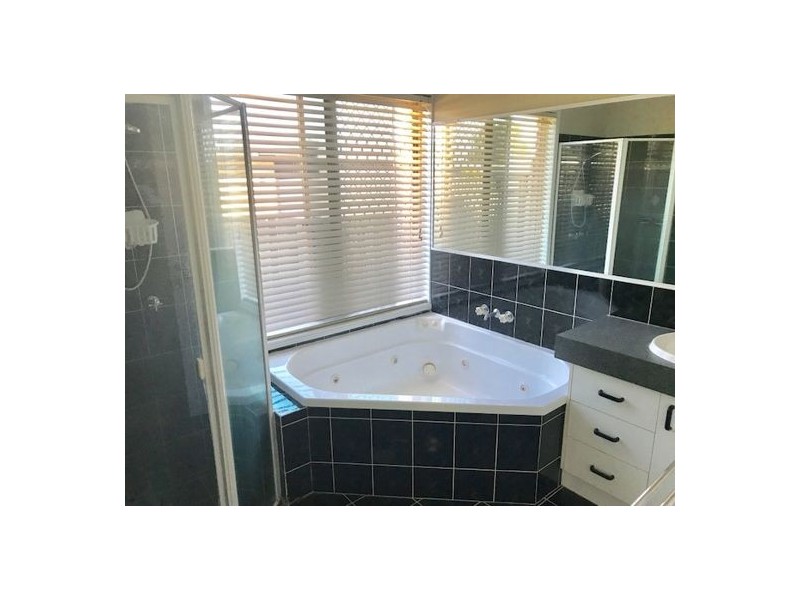 19 INDICA CRESCENT, Regents Park QLD 4118