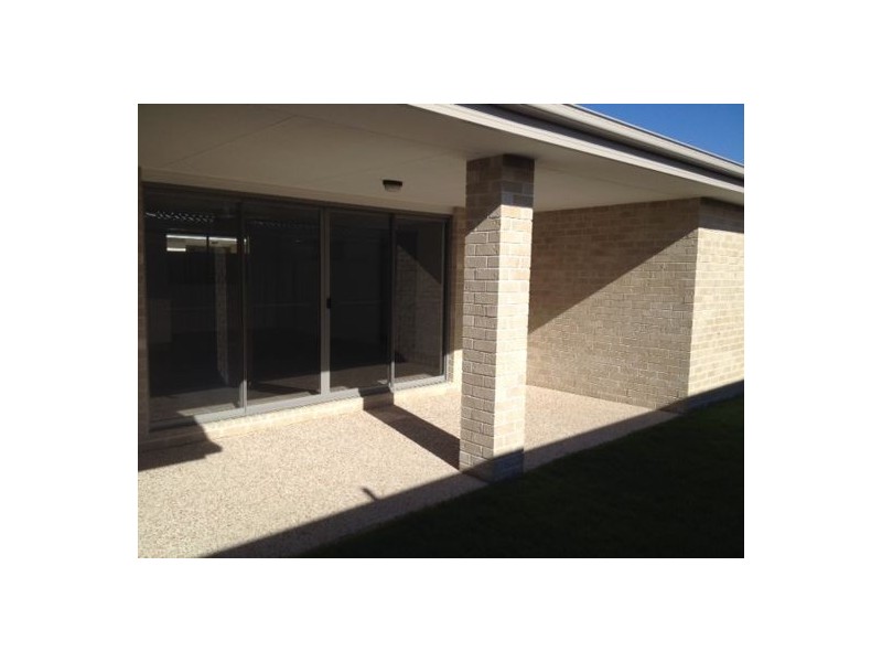 18 15-23 Redondo ST, Ningi QLD 4511