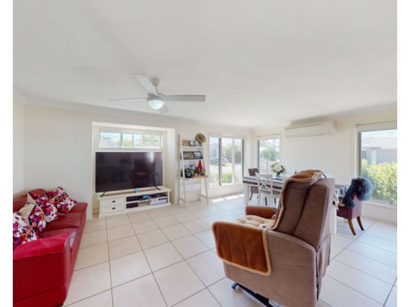 19 eagleton crescent, Leichhardt QLD 4305
