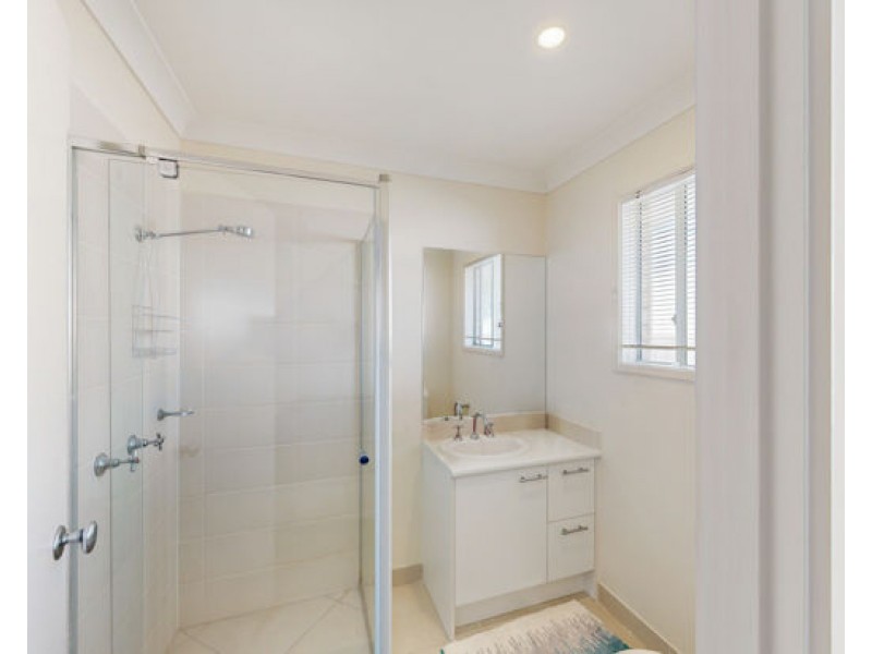 19 eagleton crescent, Leichhardt QLD 4305