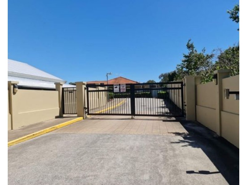 1 64 Groth Road, Boondall QLD 4034