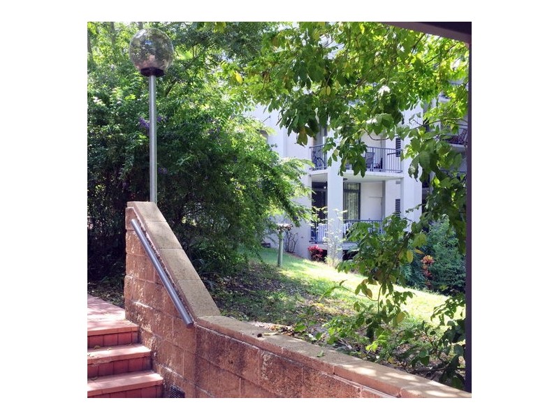 28/7 Landsborough tce, Toowong QLD 4066