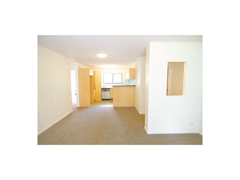 28/7 Landsborough tce, Toowong QLD 4066