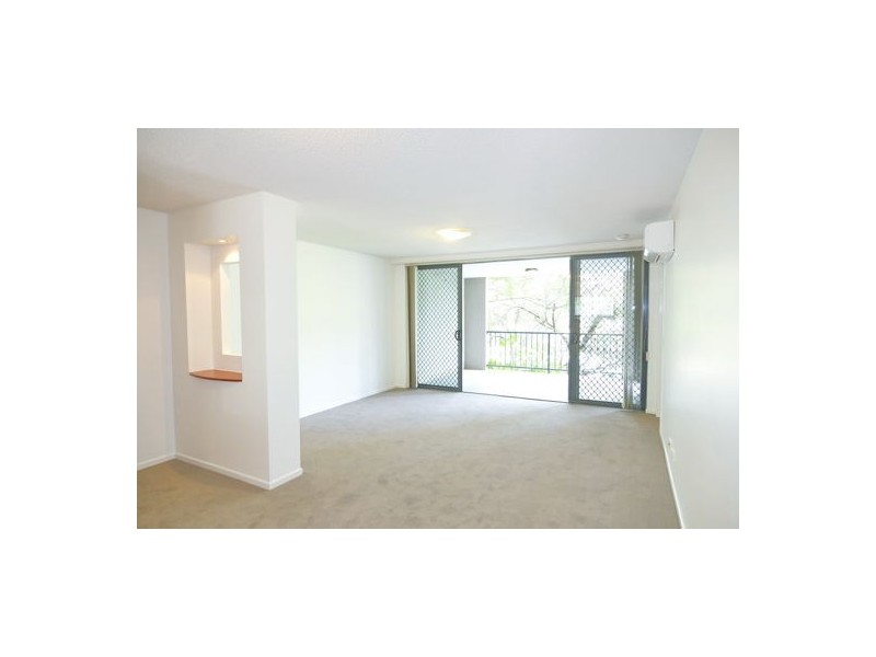 28/7 Landsborough tce, Toowong QLD 4066