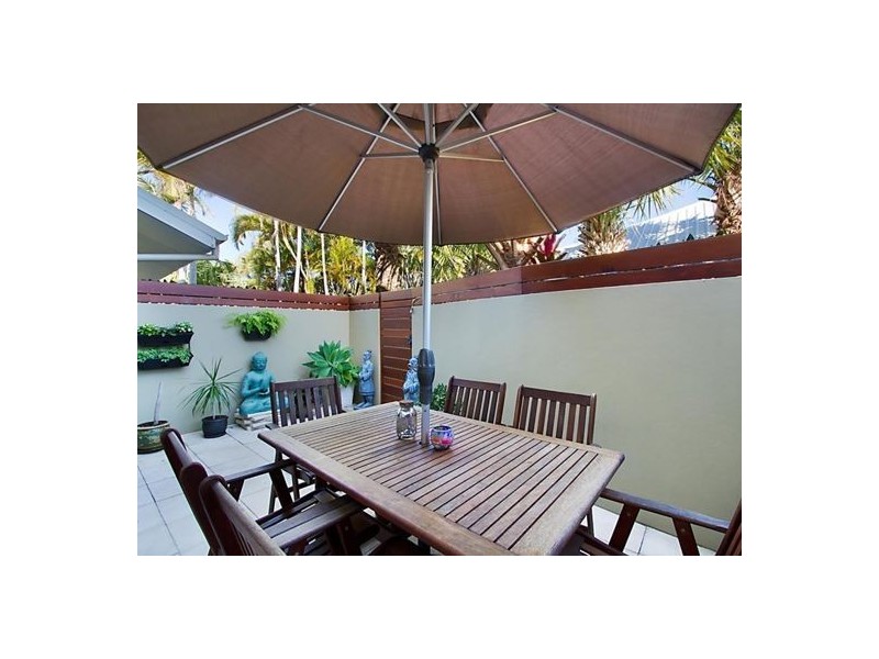 17 16 Crescent Avenue, Mermaid Beach QLD 4218