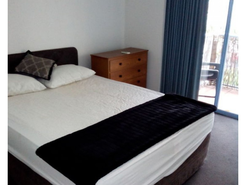 2 Waverley Road, Taringa QLD 4068