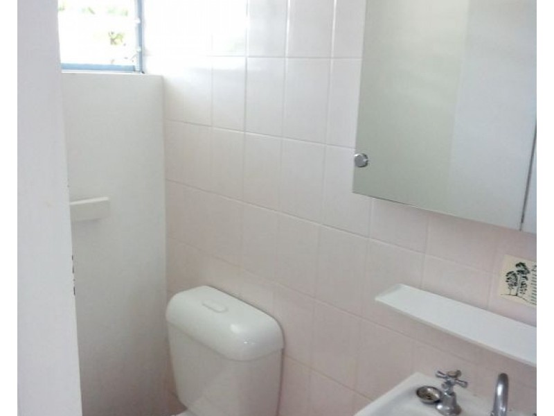 2 Waverley Road, Taringa QLD 4068