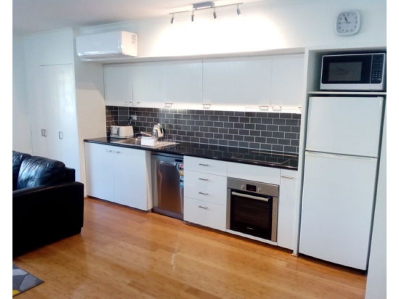 2 Waverley Road, Taringa QLD 4068