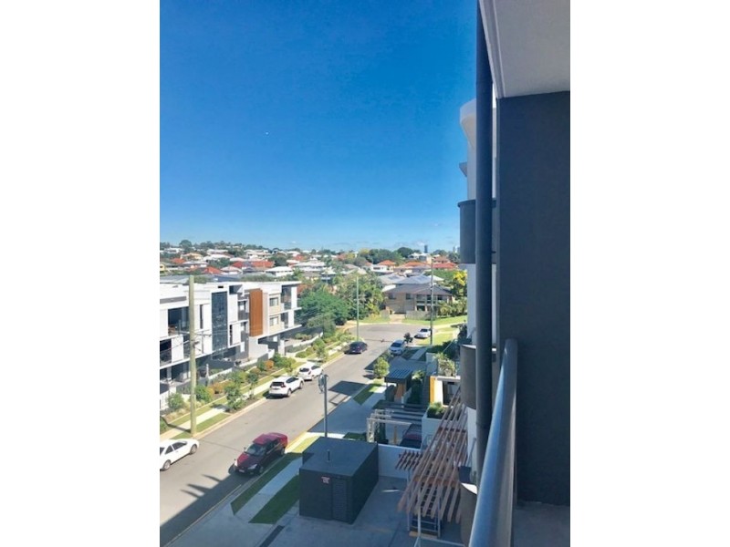 U305/57 Ludwick street, Cannon Hill QLD 4170