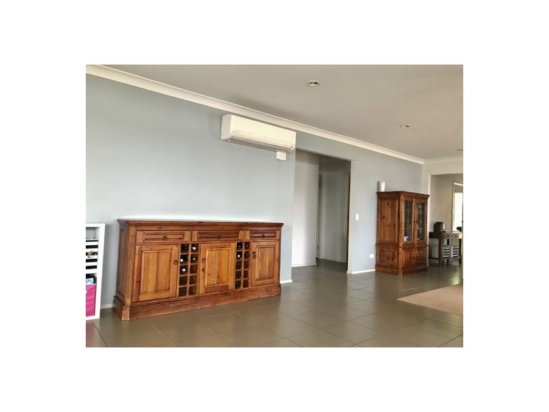 3 Lachlan Drive, Wakerley QLD 4154