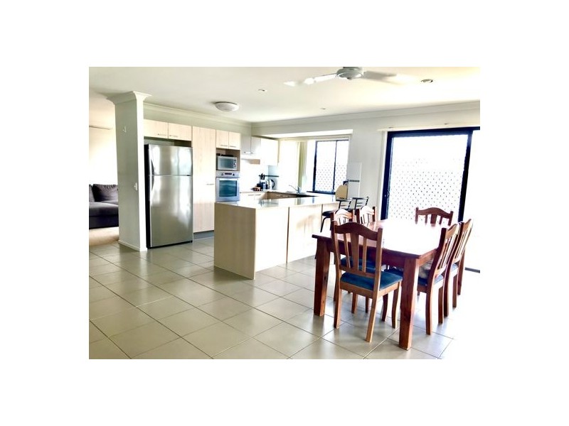 3 Lachlan Drive, Wakerley QLD 4154