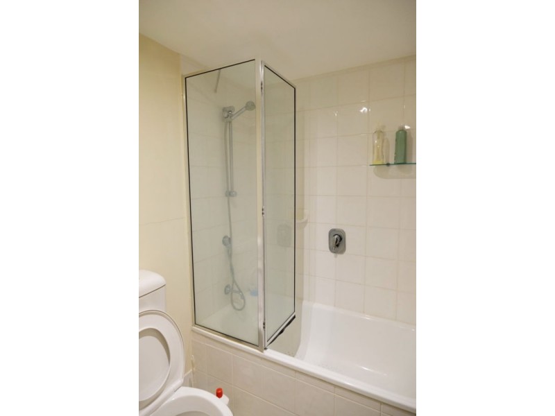 48/7 Landsborough tce, Toowong QLD 4066