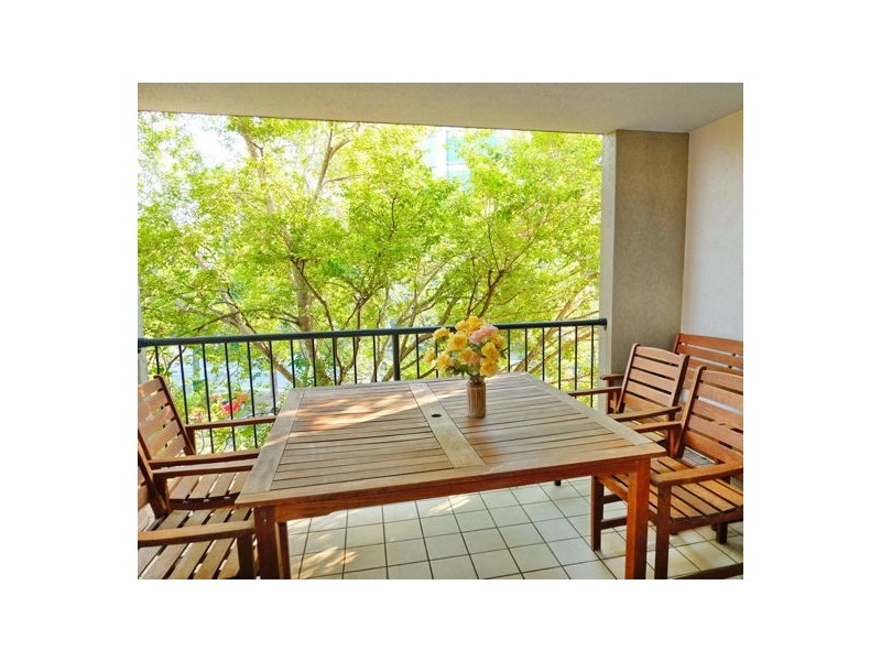48/7 Landsborough tce, Toowong QLD 4066