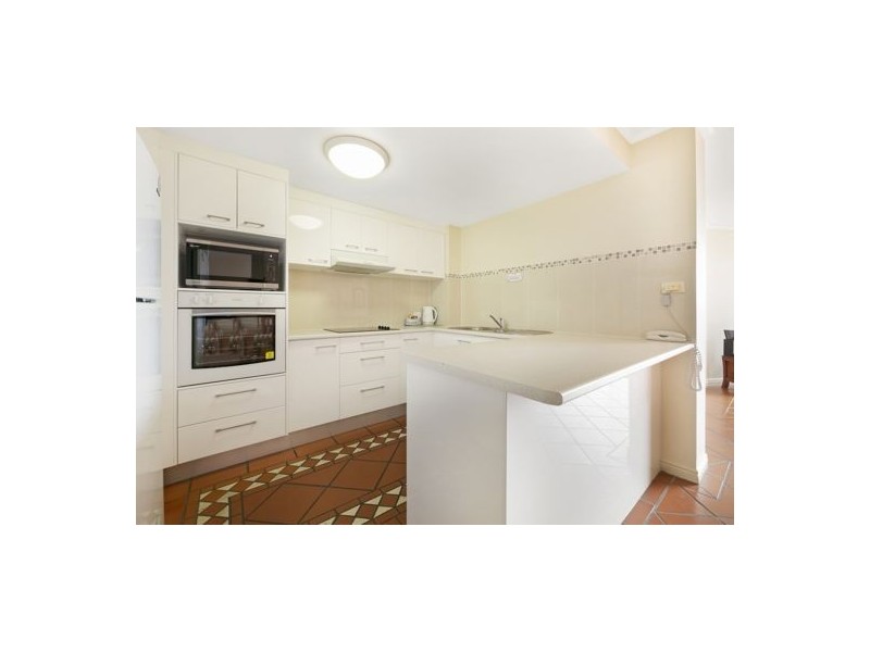 26 126 Old Burleigh Road, Broadbeach QLD 4218