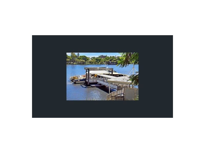 240 Carmody Rd, St Lucia QLD 4067