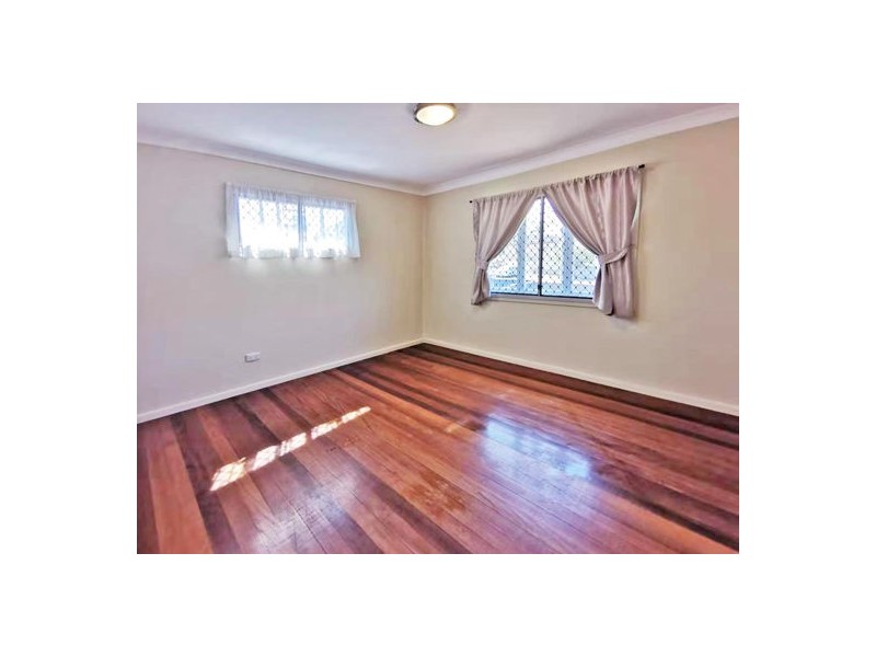 42 Smith Road, Woodridge QLD 4114