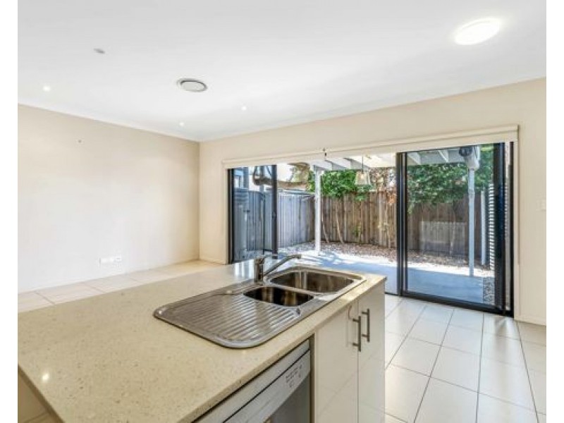 33 / 37 Slobodian ave, Eight Mile Plains QLD 4113
