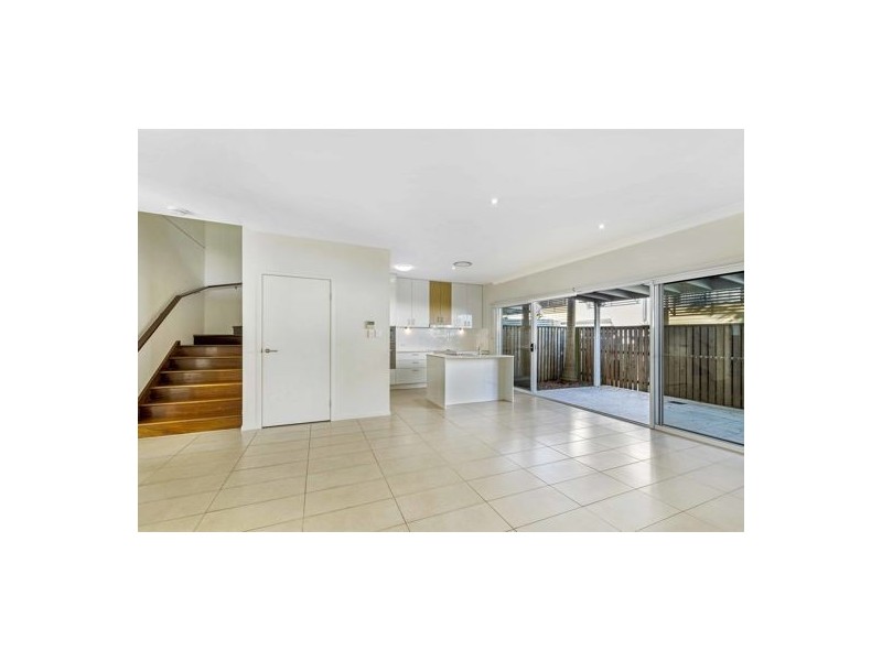 61/37 Slobodian ave, Eight Mile Plains QLD 4113