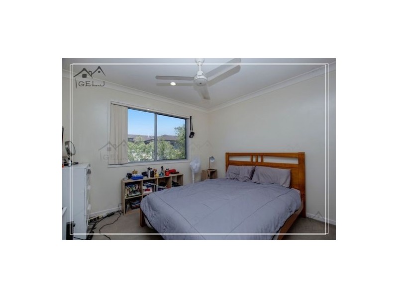 10/1 Belongil Street, Pacific Pines QLD 4211