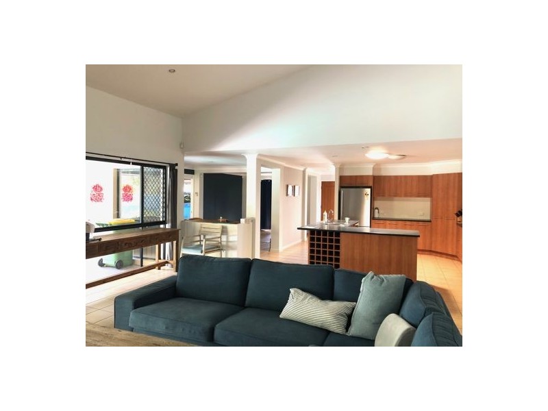 6 Deal Cove, Arundel QLD 4214