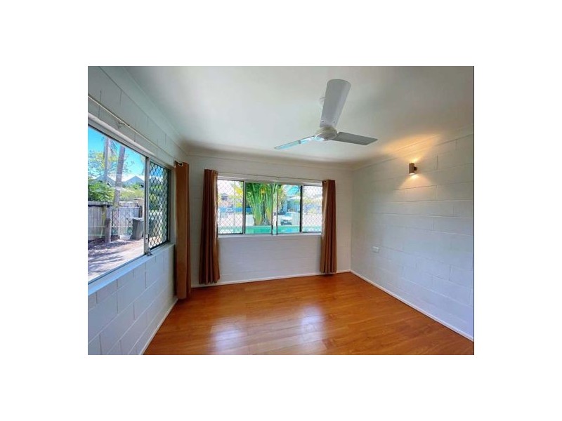 Unit 1 282 Lake Street, Cairns North QLD 4870