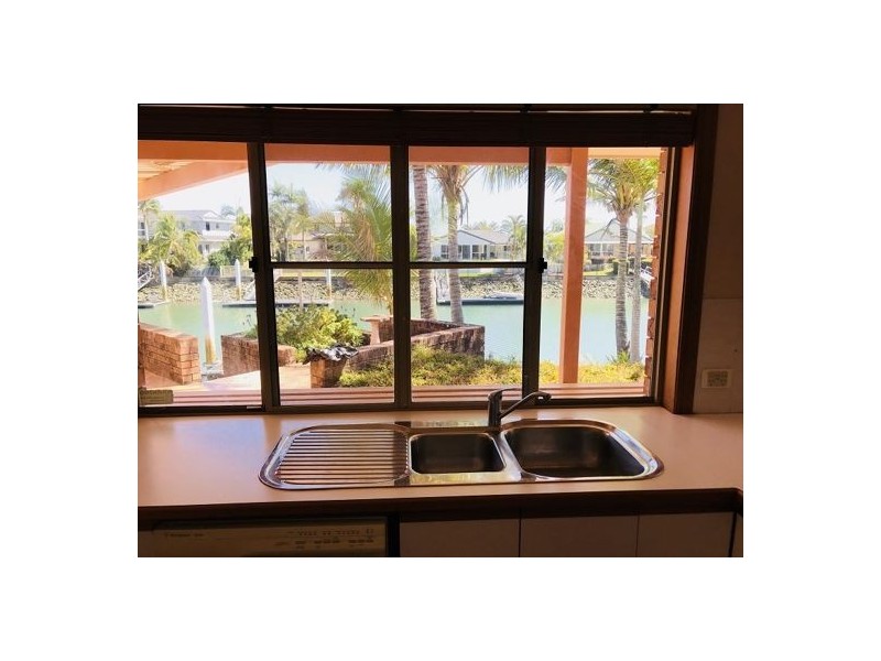 18 Keel Street, Birkdale QLD 4159