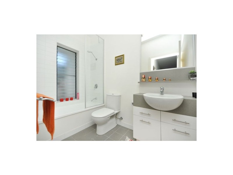 28 Masters St, Newstead QLD 4006