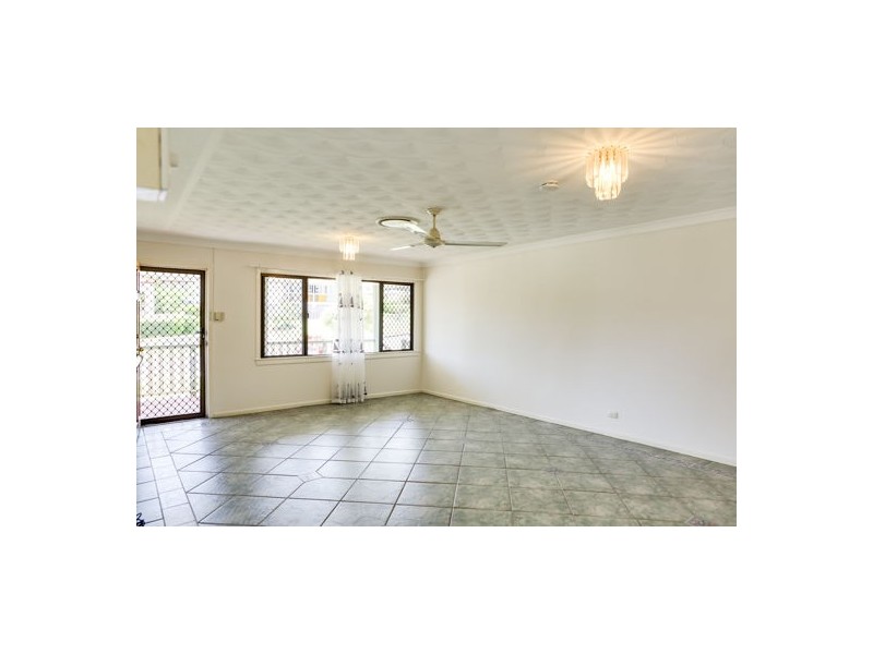 9 Arura Street, Mansfield QLD 4122