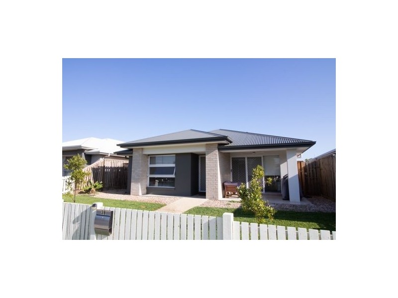 38 Vineyard Drive, Greenbank QLD 4124
