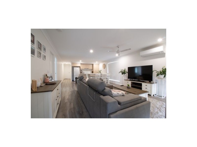 38 Vineyard Drive, Greenbank QLD 4124