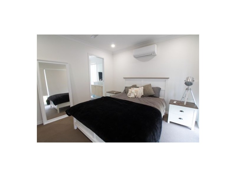 38 Vineyard Drive, Greenbank QLD 4124