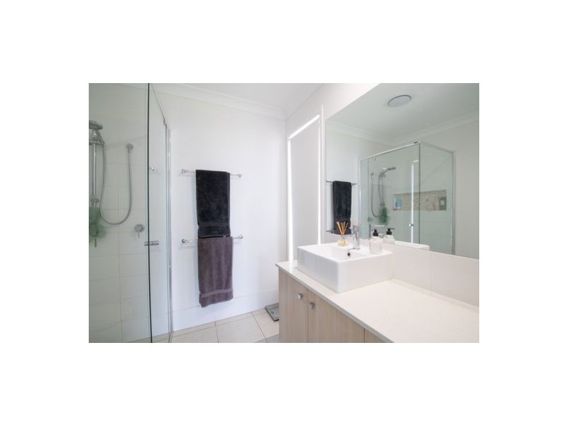 38 Vineyard Drive, Greenbank QLD 4124