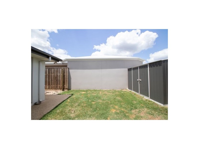 38 Vineyard Drive, Greenbank QLD 4124