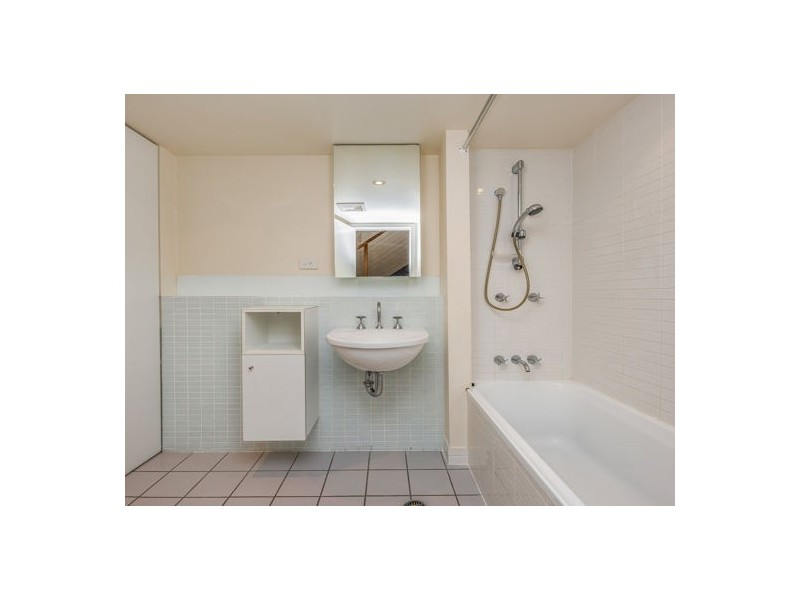 323/64 Macquarie St, Teneriffe QLD 4005