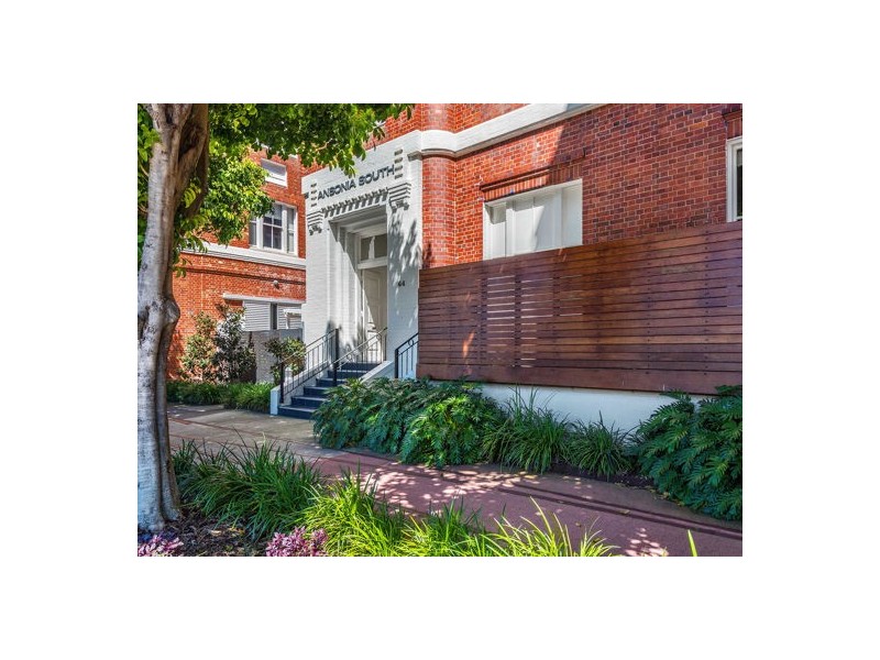 323/64 Macquarie St, Teneriffe QLD 4005