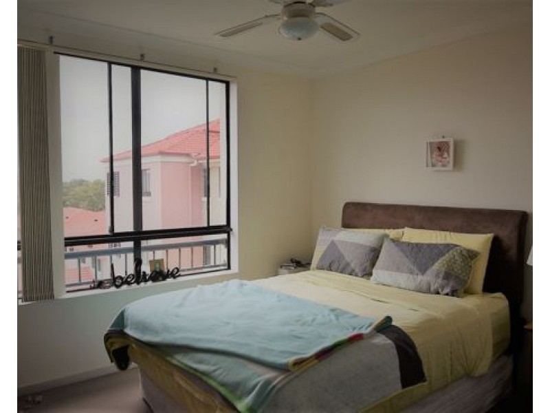 42/2 Geraldton Drive, Varsity Lakes QLD 4227