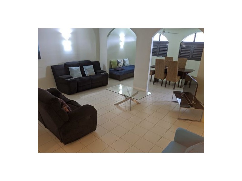 27/81-85 Cedar Road, Palm Cove QLD 4879