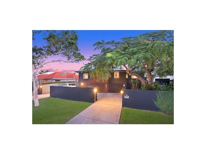 16 CLIFFORD STREET, Woody Point QLD 4019
