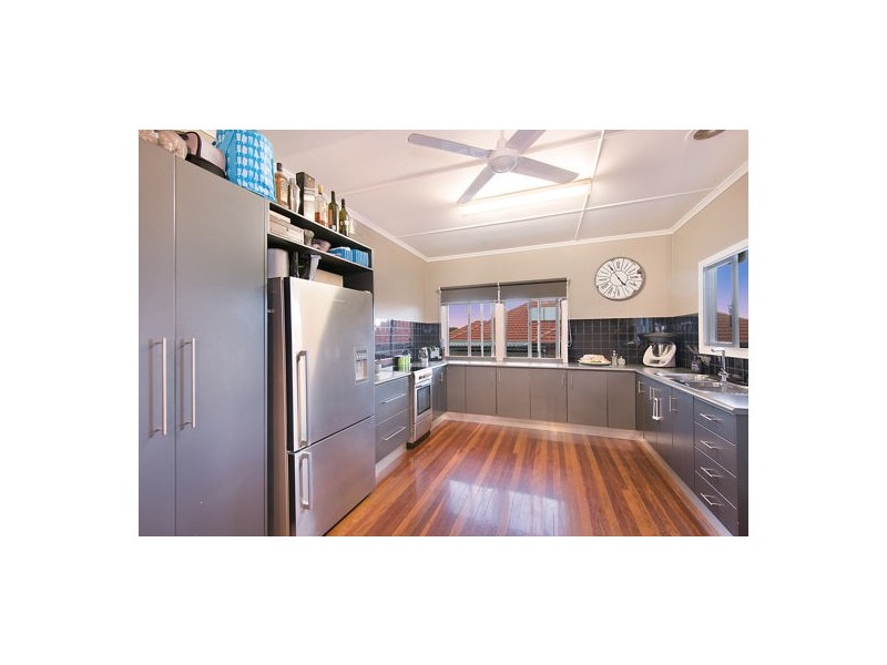 16 CLIFFORD STREET, Woody Point QLD 4019