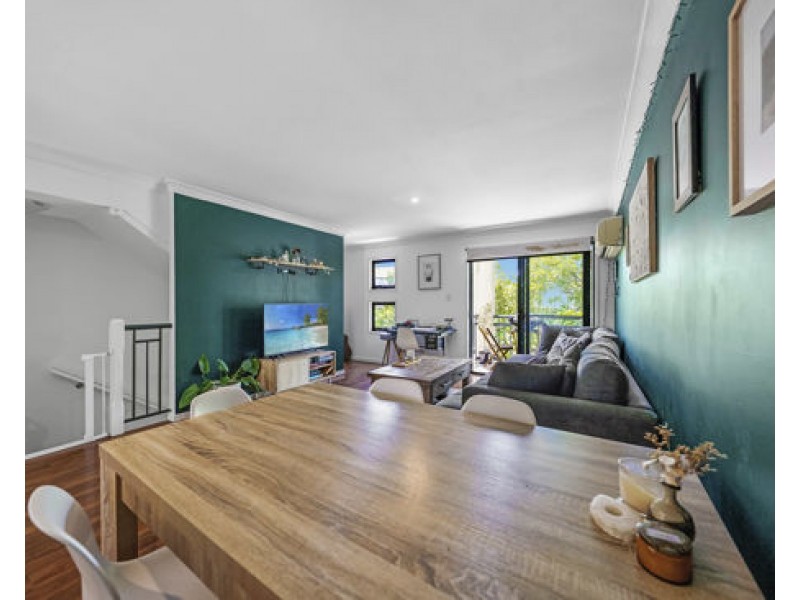 4/18 Geraldton Drive, Varsity Lakes QLD 4227