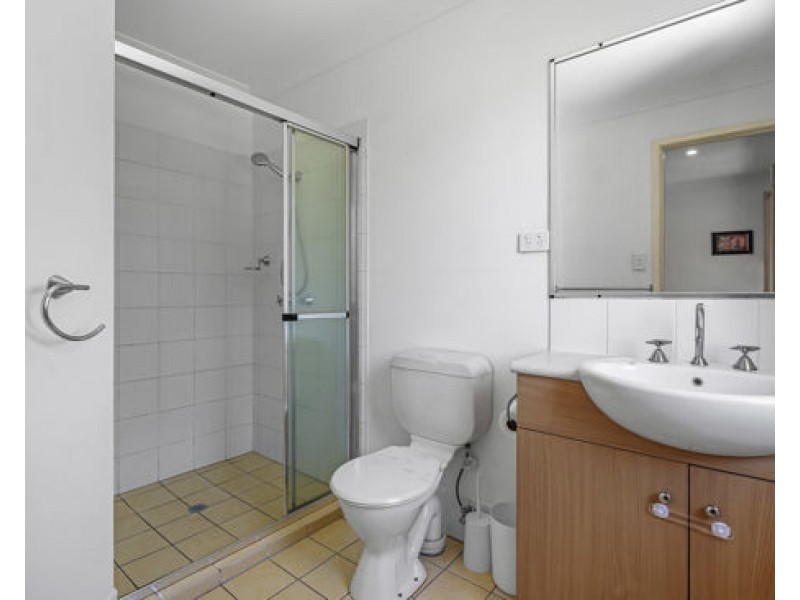 4/18 Geraldton Drive, Varsity Lakes QLD 4227