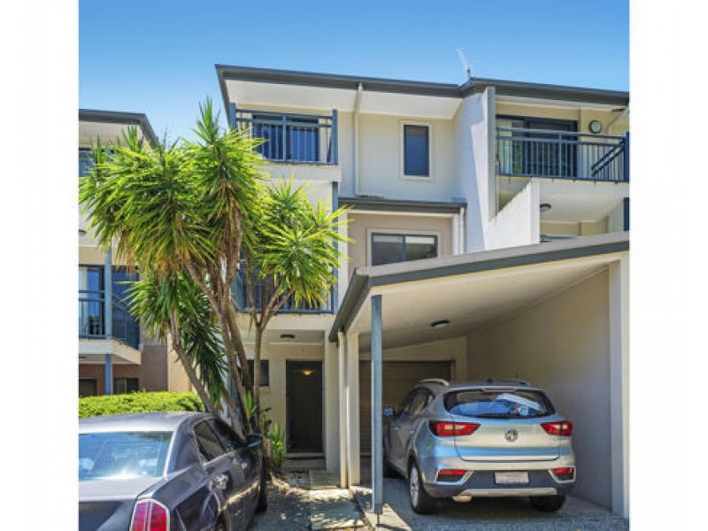 4/18 Geraldton Drive, Varsity Lakes QLD 4227